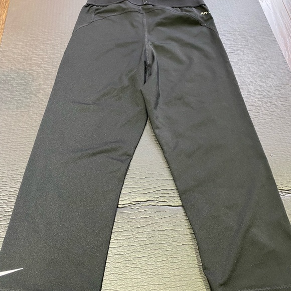 Nike leggings three quarter length - Picture 2 of 3